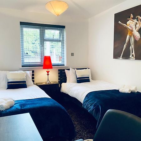 5 Bedroom Bungalow Ascot Racecourse エクステリア 写真