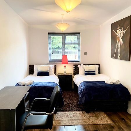 5 Bedroom Bungalow Ascot Racecourse エクステリア 写真