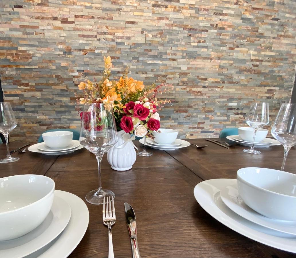 5 Bedroom Bungalow Ascot Racecourse エクステリア 写真
