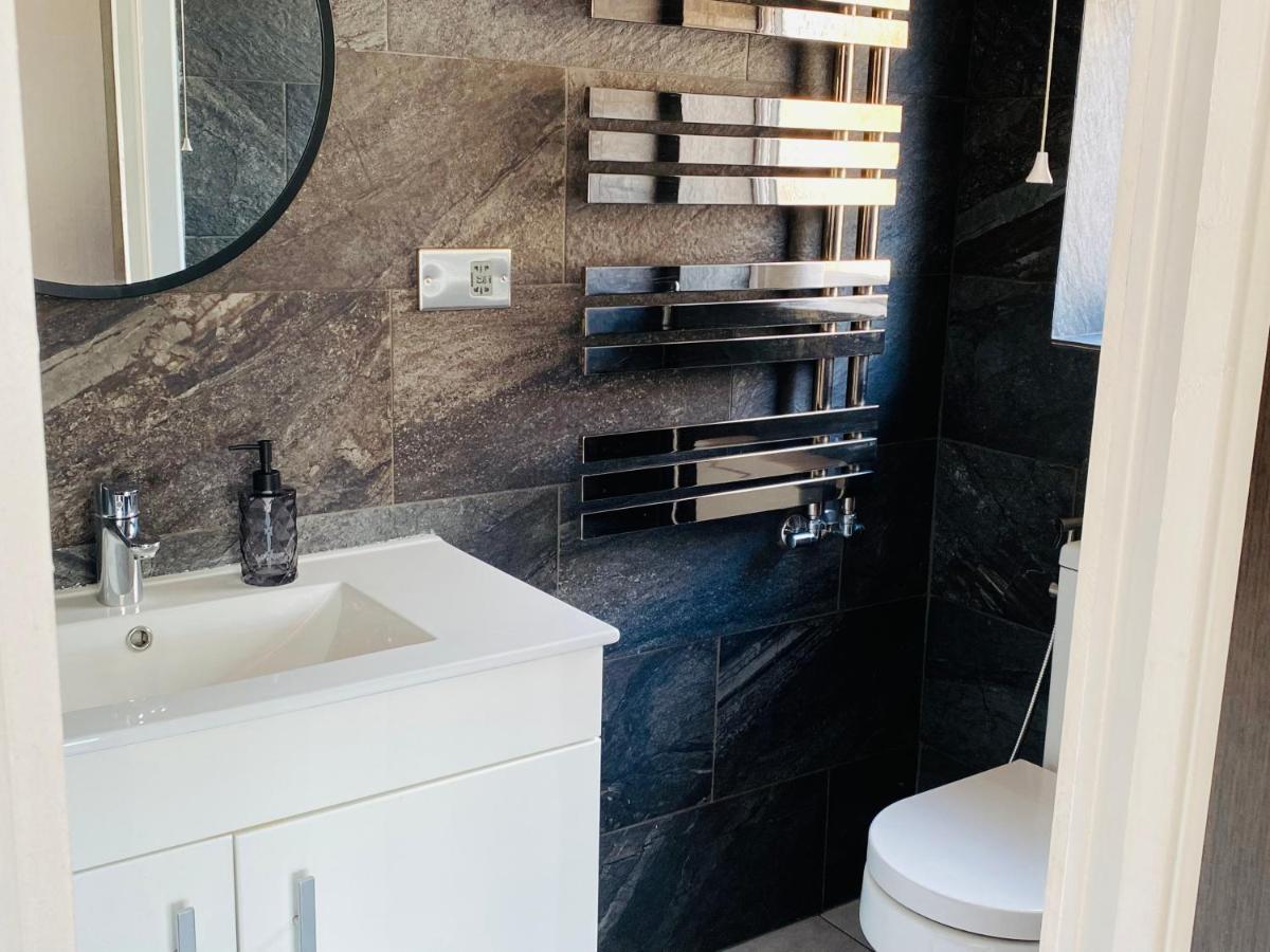 5 Bedroom Bungalow Ascot Racecourse エクステリア 写真