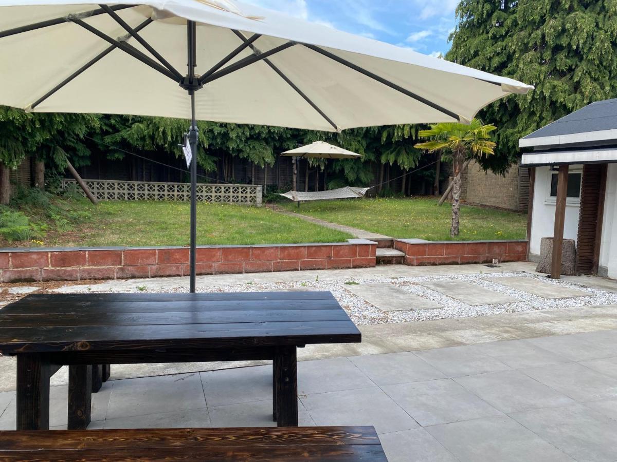 5 Bedroom Bungalow Ascot Racecourse エクステリア 写真