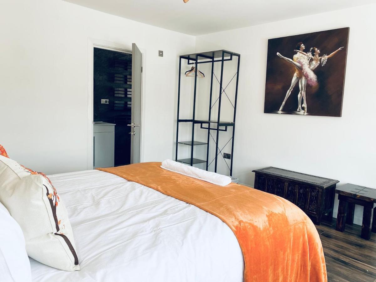 5 Bedroom Bungalow Ascot Racecourse エクステリア 写真
