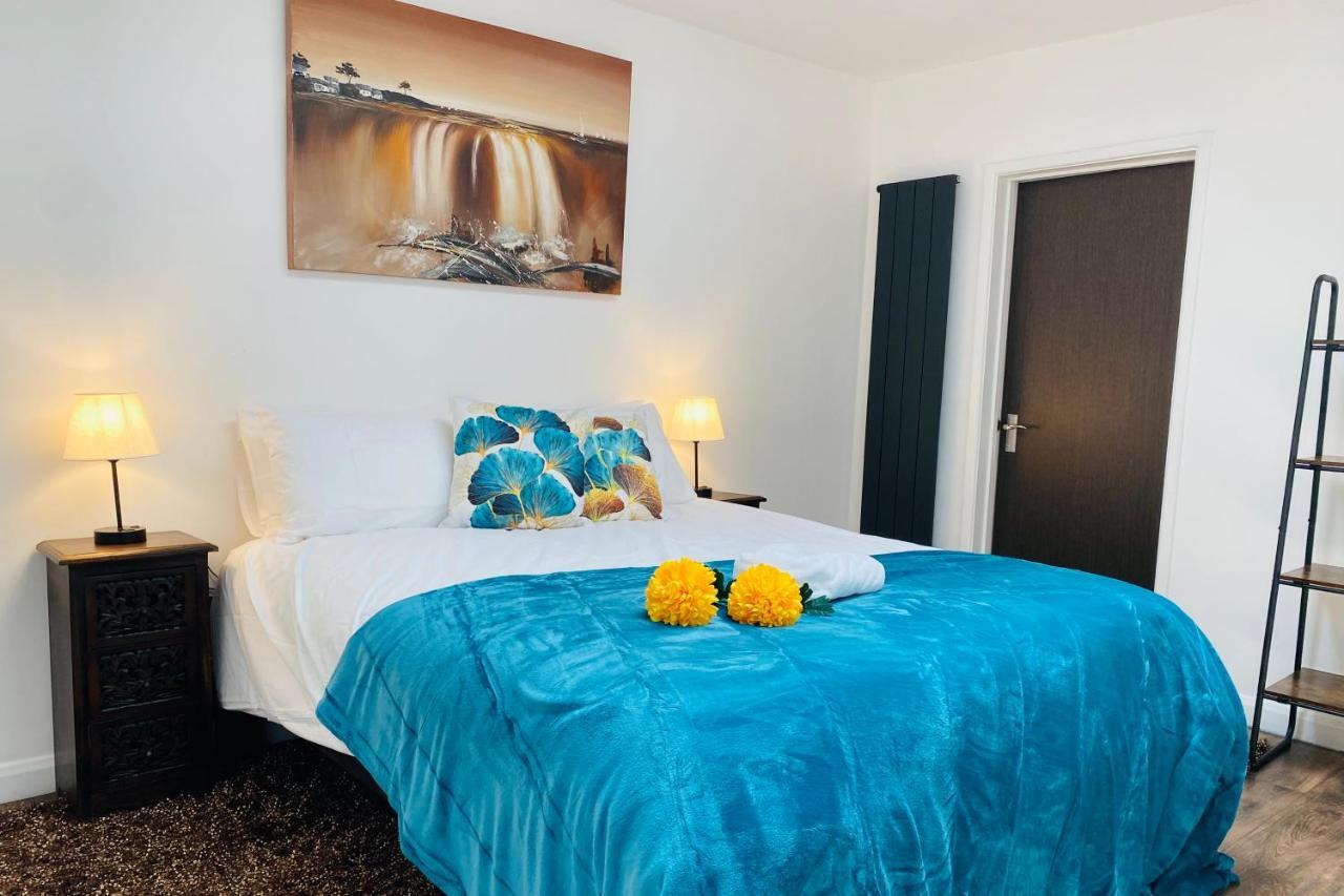 5 Bedroom Bungalow Ascot Racecourse エクステリア 写真