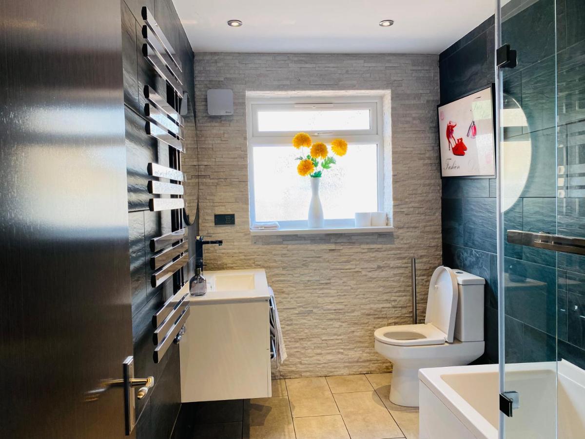 5 Bedroom Bungalow Ascot Racecourse エクステリア 写真