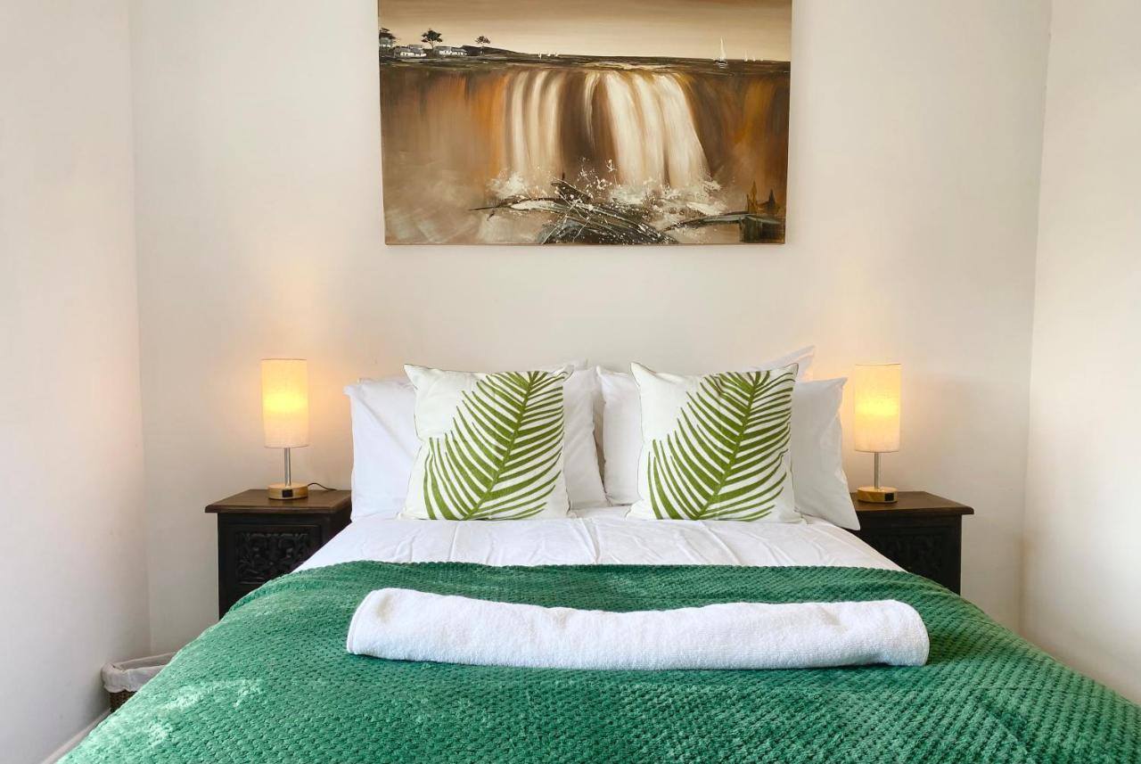 5 Bedroom Bungalow Ascot Racecourse エクステリア 写真